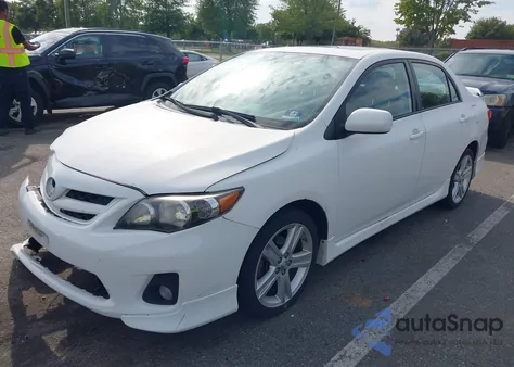 2013 Toyota Corolla S z USA, uszkodzony, nr VIN 2T1BU4EE1DC957239